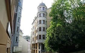 Karlovy Vary, Dum U Mari Magdaleny - 100 M Od Vridla